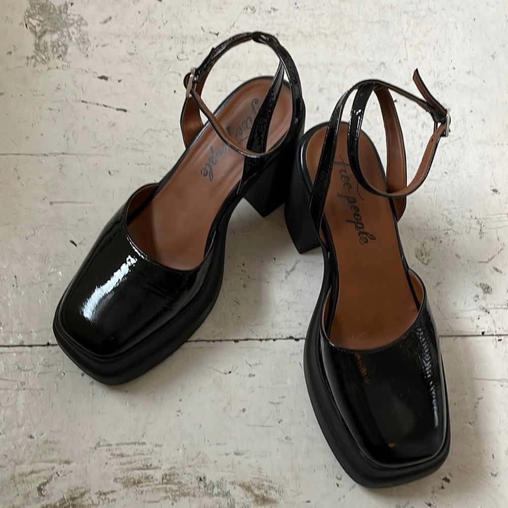 Free People black patent chunky heel strappy shoes. Made in Italy size 37